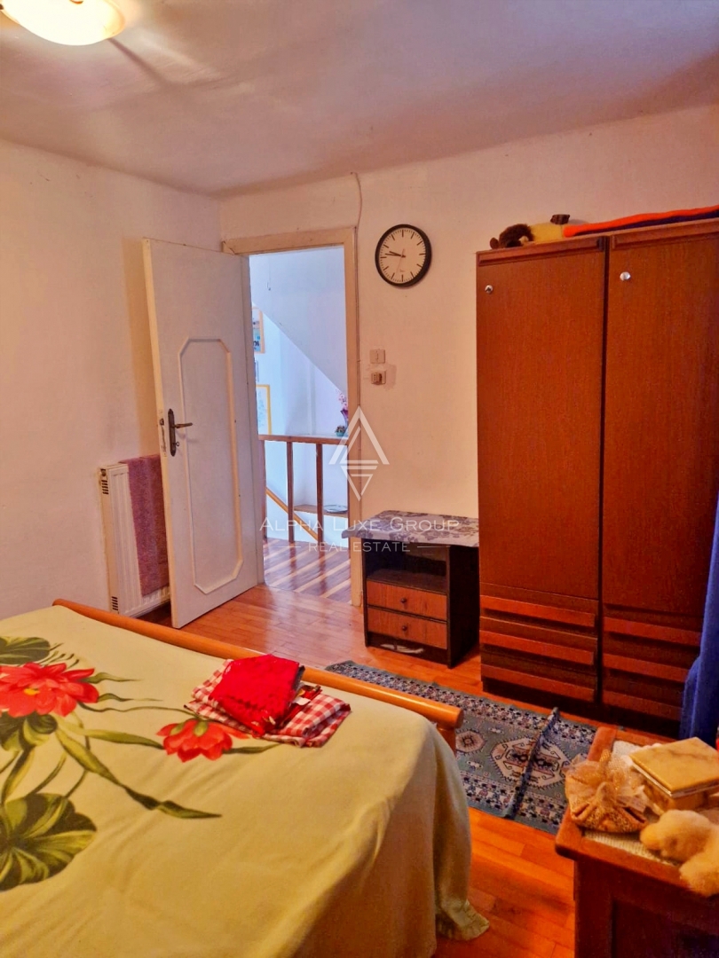 Istria, Umag, Casa con potenziale vicino al centro
