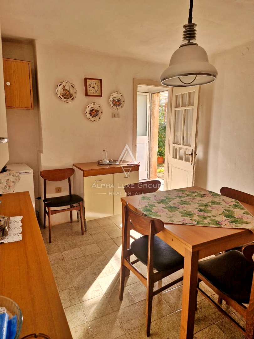 Istria, Umag, Casa con potenziale vicino al centro