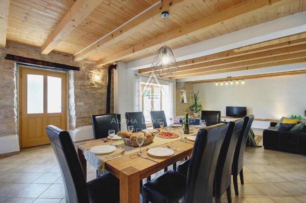 Gračišće, Istria – Bella casa in pietra con piscina