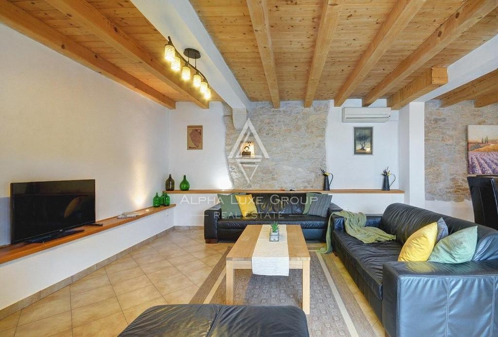 Gračišće, Istria – Bella casa in pietra con piscina