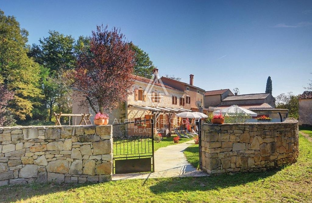 Gračišće, Istria – Bella casa in pietra con piscina