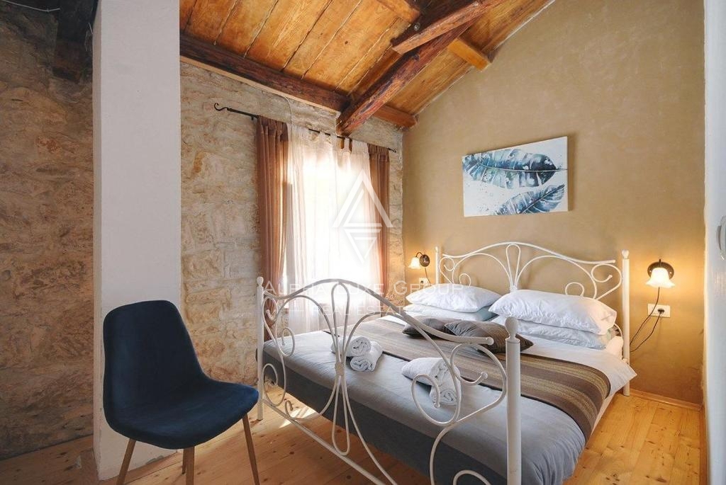 Gračišće, Istria – Bella casa in pietra con piscina