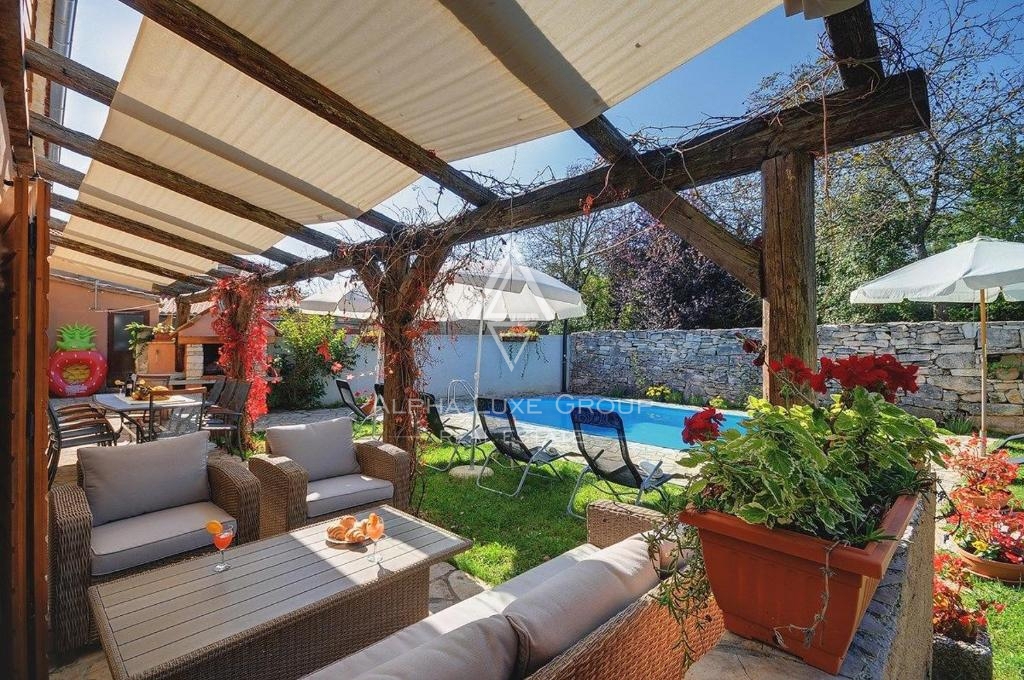Gračišće, Istria – Bella casa in pietra con piscina