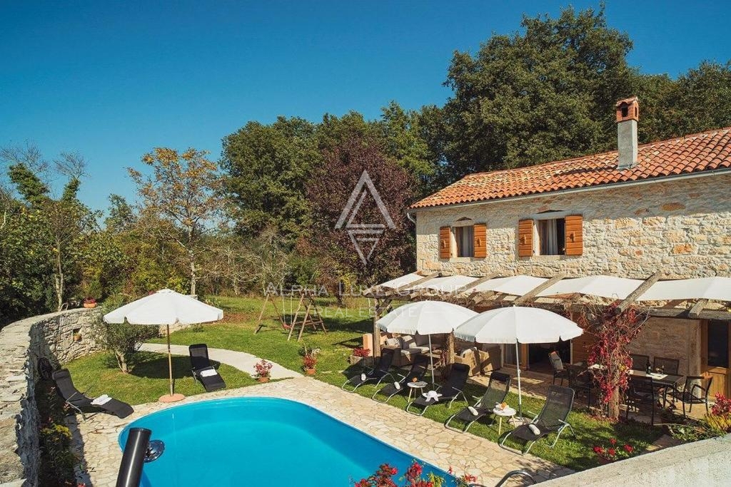 Gračišće, Istria – Bella casa in pietra con piscina