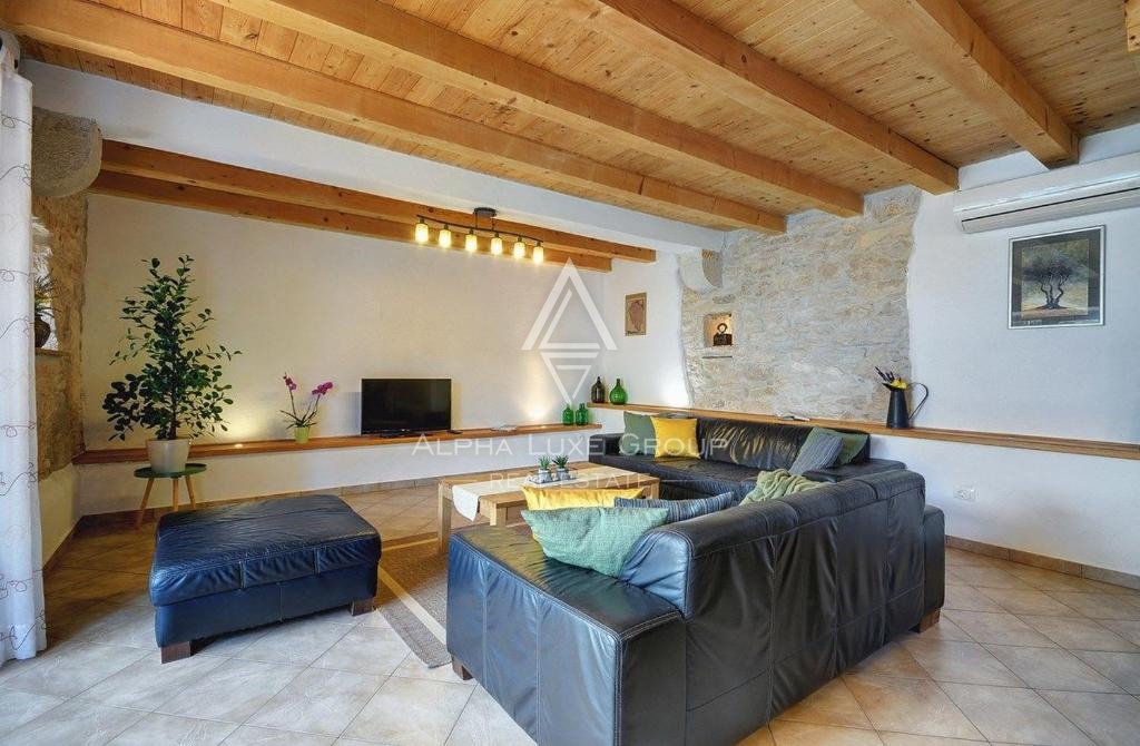 Gračišće, Istria – Bella casa in pietra con piscina