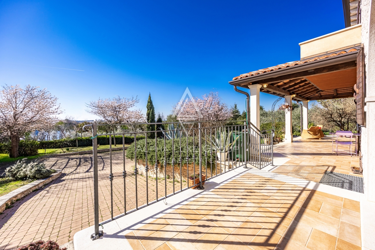 Brtonigla, Istria – Affascinante villa in pietra vista mare