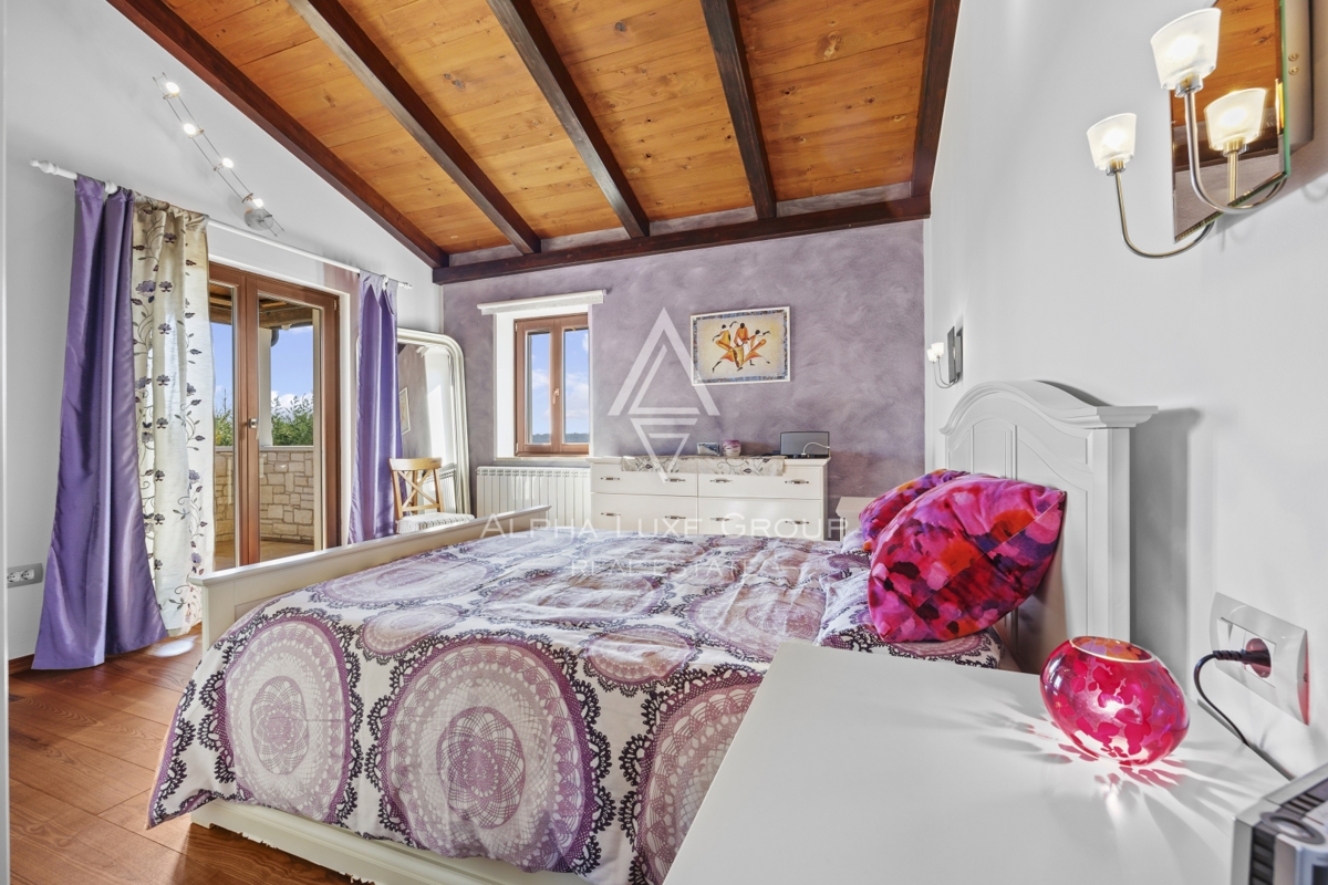 Brtonigla, Istria – Affascinante villa in pietra vista mare