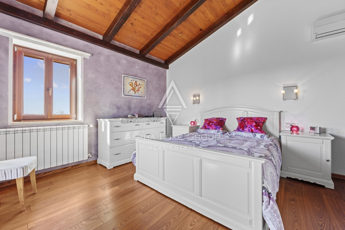 Brtonigla, Istria – Affascinante villa in pietra vista mare