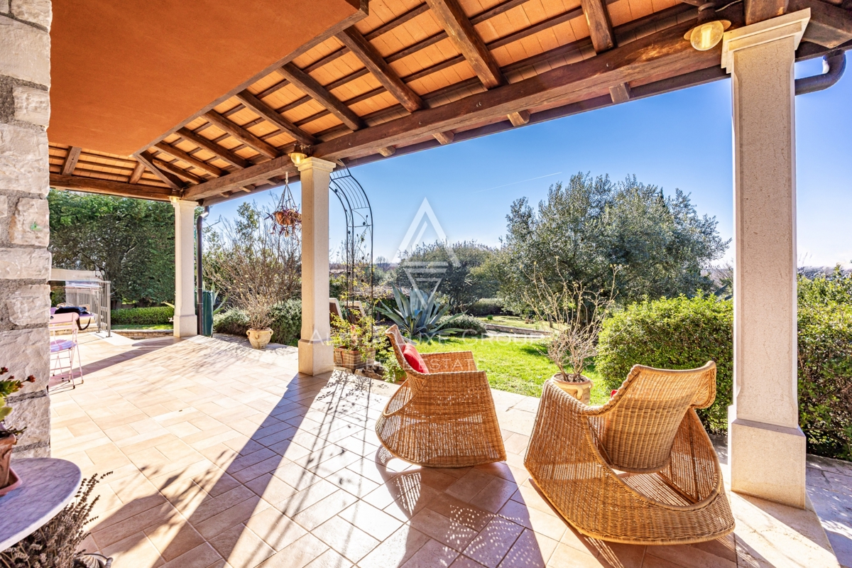 Brtonigla, Istria – Affascinante villa in pietra vista mare