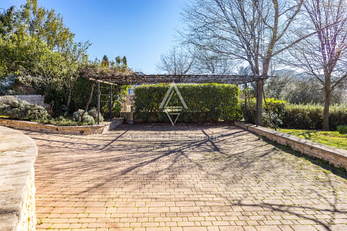 Brtonigla, Istria – Affascinante villa in pietra vista mare