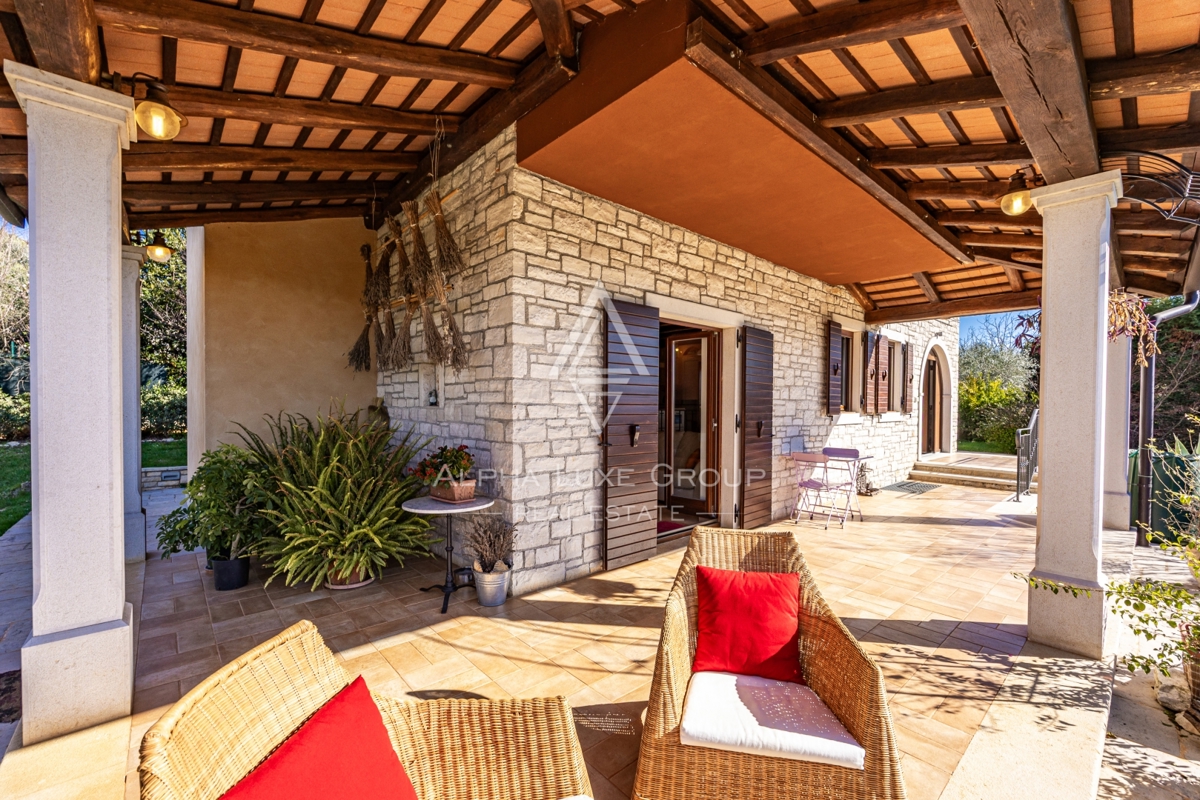 Brtonigla, Istria – Affascinante villa in pietra vista mare