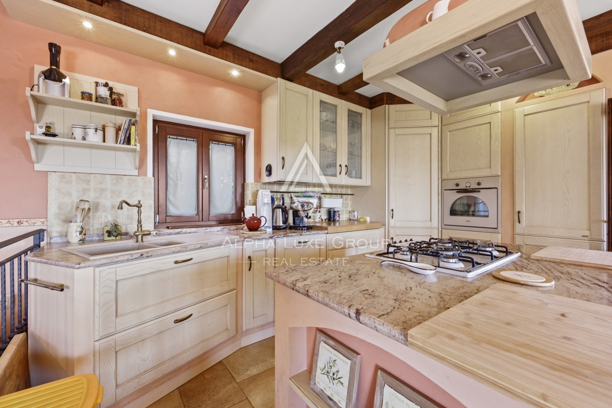 Brtonigla, Istria – Affascinante villa in pietra vista mare