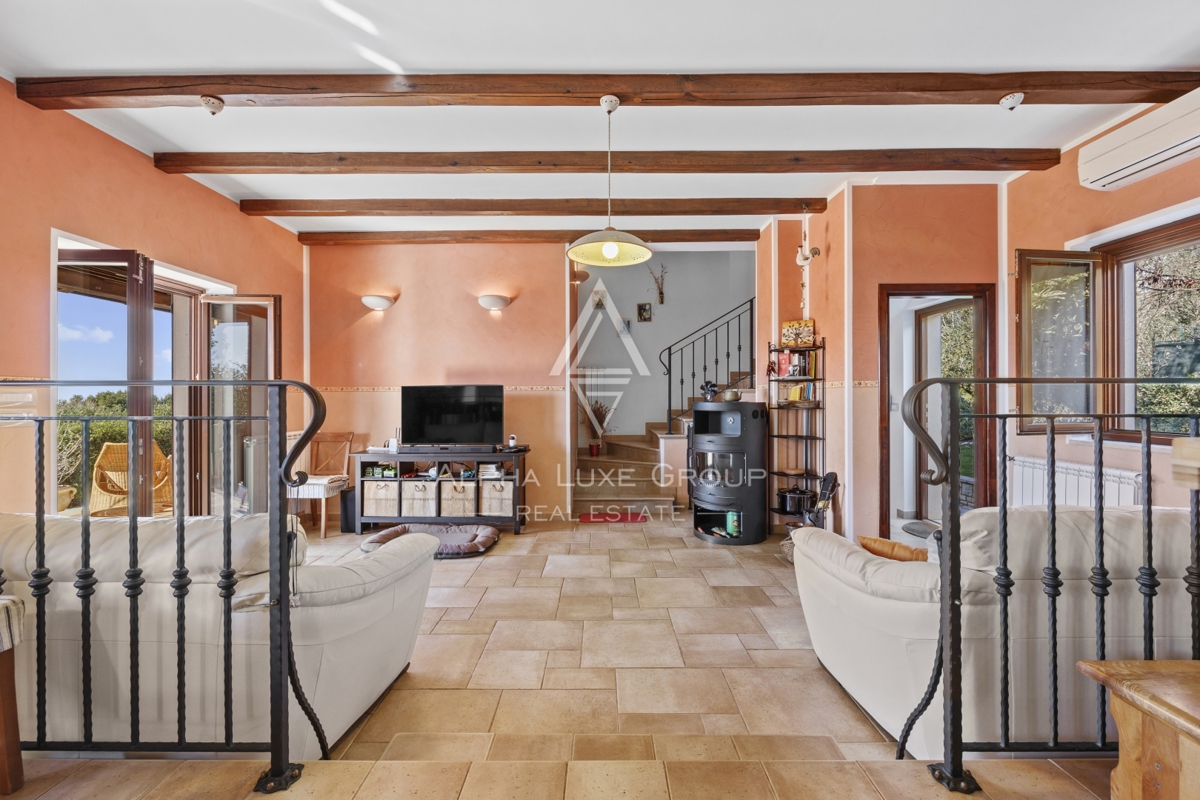 Brtonigla, Istria – Affascinante villa in pietra vista mare