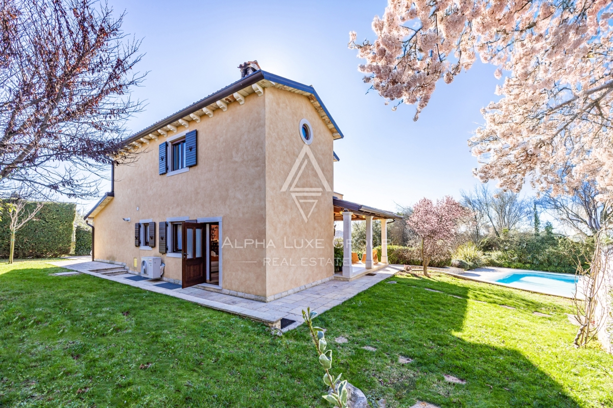 Brtonigla, Istria – Affascinante villa in pietra vista mare