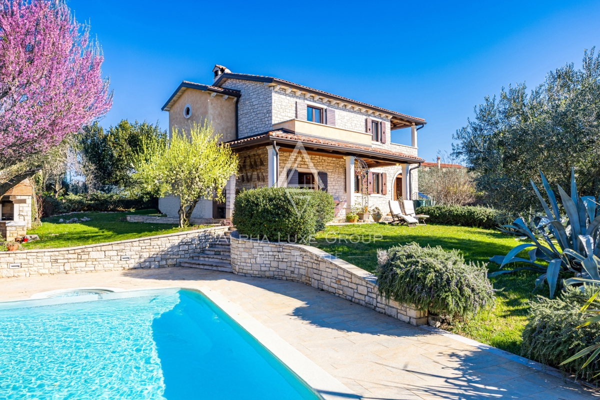Brtonigla, Istria – Affascinante villa in pietra vista mare
