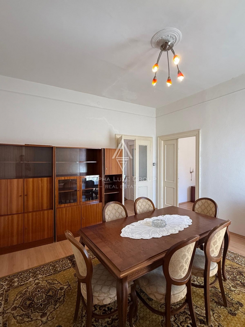 Istria, Brtonigla: Ampio appartamento vista mare in centro