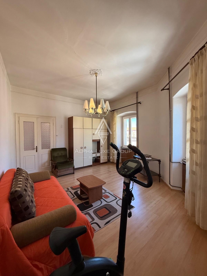 Istria, Brtonigla: Ampio appartamento vista mare in centro