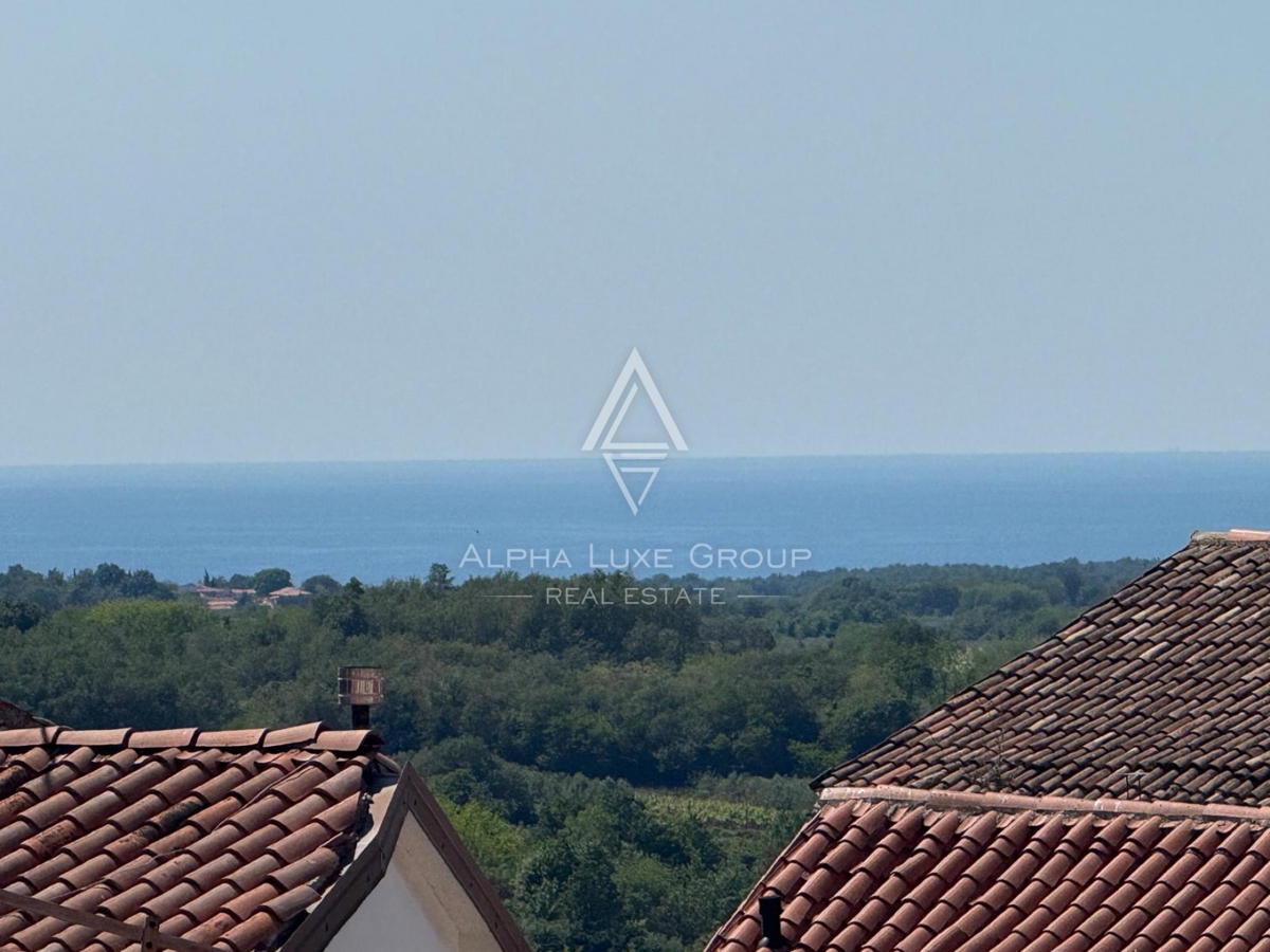 Istria, Brtonigla: Ampio appartamento vista mare in centro