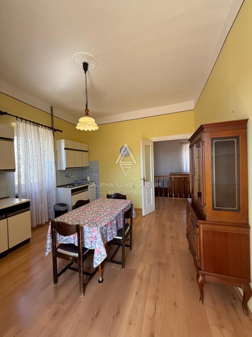 Istria, Brtonigla: Ampio appartamento vista mare in centro