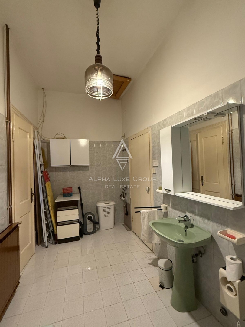 Istria, Brtonigla: Ampio appartamento vista mare in centro