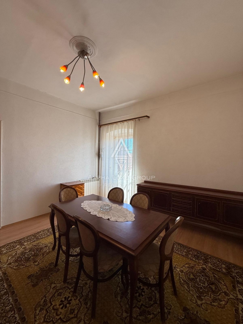 Istria, Brtonigla: Ampio appartamento vista mare in centro