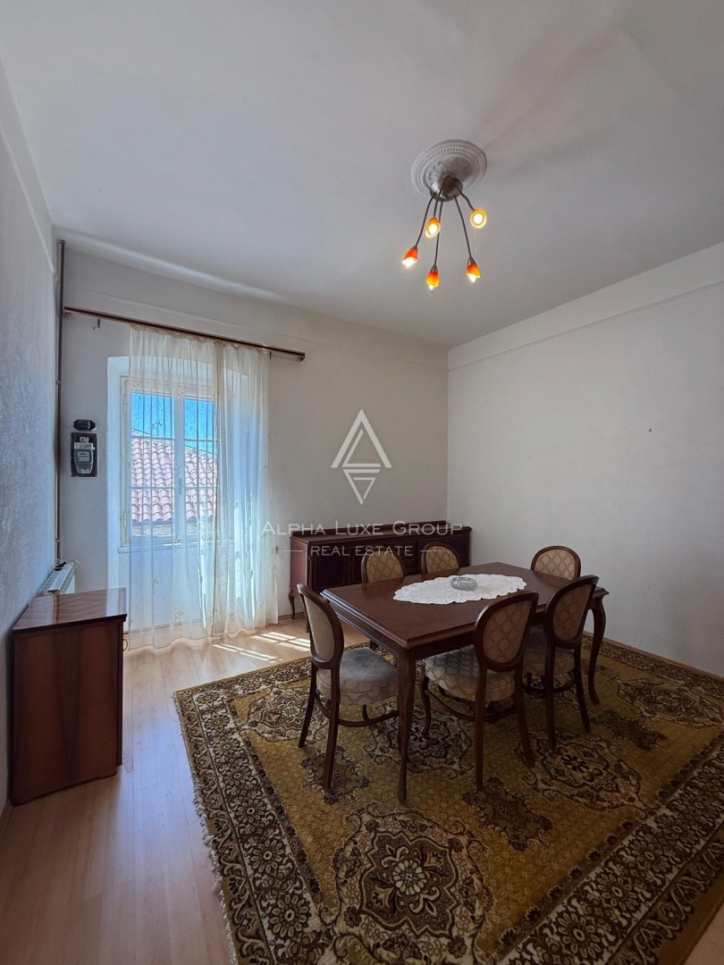 Istria, Brtonigla: Ampio appartamento vista mare in centro