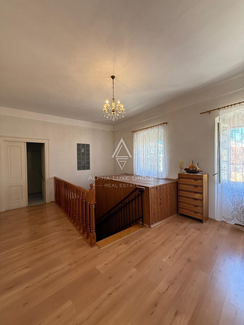 Istria, Brtonigla: Ampio appartamento vista mare in centro