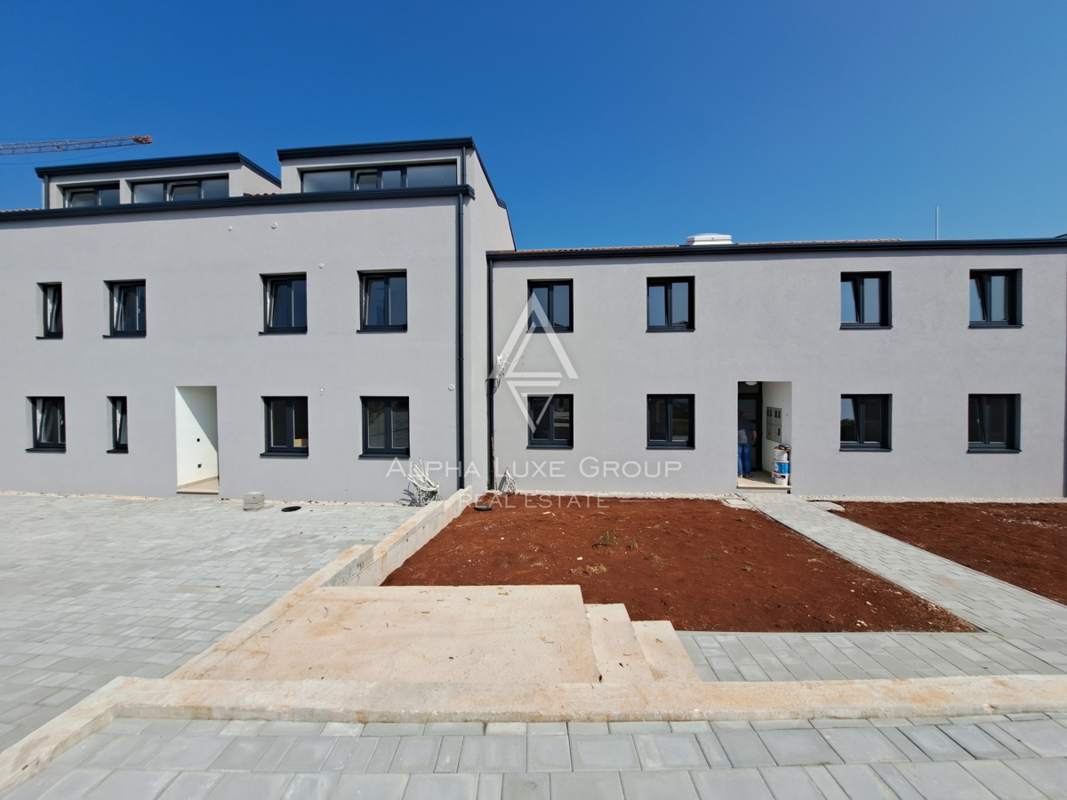 Parenzo, Istria: Moderno appartamento al piano T in vendita