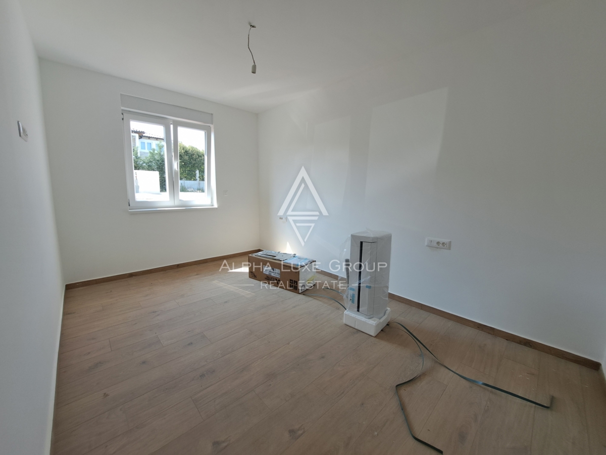 Parenzo, Istria: Moderno appartamento al piano T in vendita