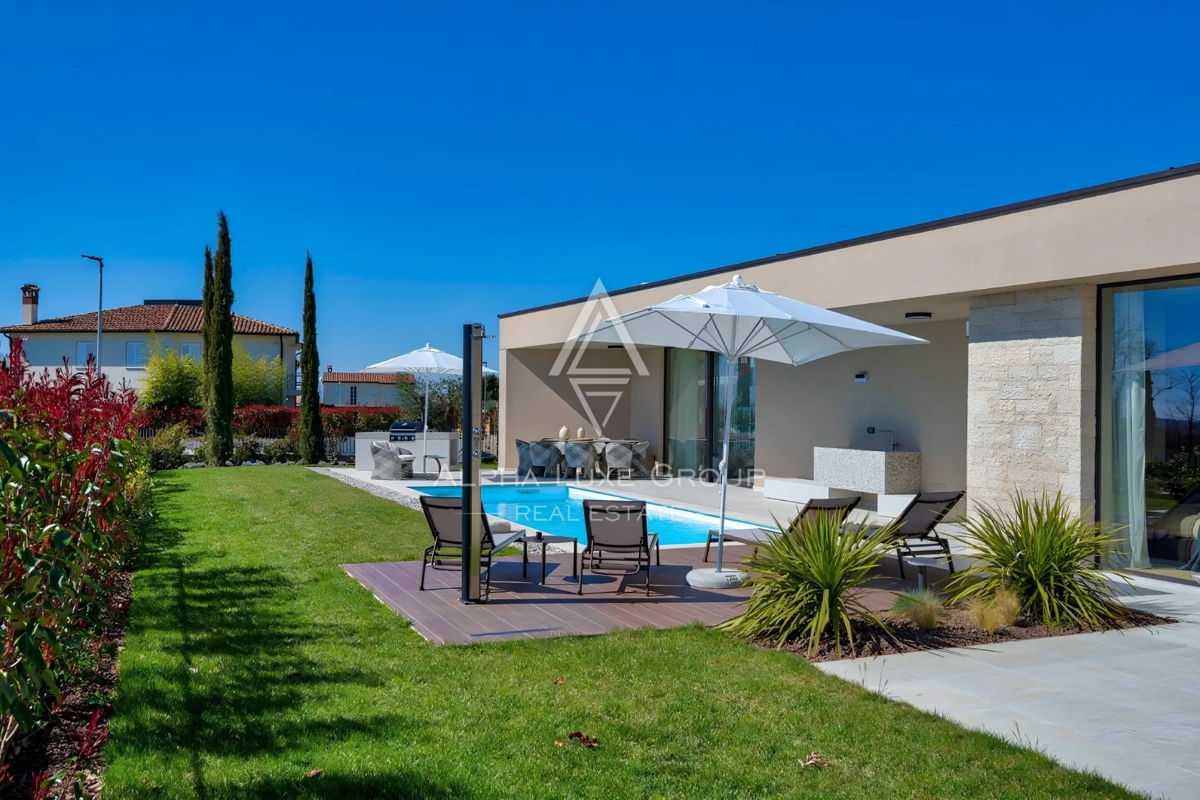 Istria, Poreč: Villa di lusso al bordo del villaggio