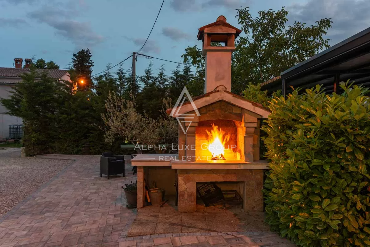 Istria, Pićan: Tenuta con 3 ville su ampio lotto