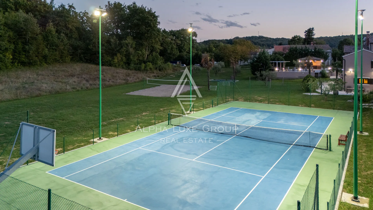 Istria, Pićan: Tenuta con 3 ville su ampio lotto