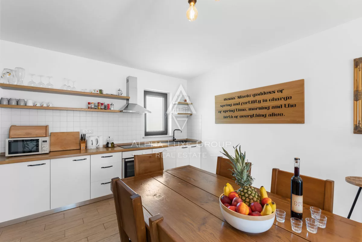 Istria, Pićan: Tenuta con 3 ville su ampio lotto