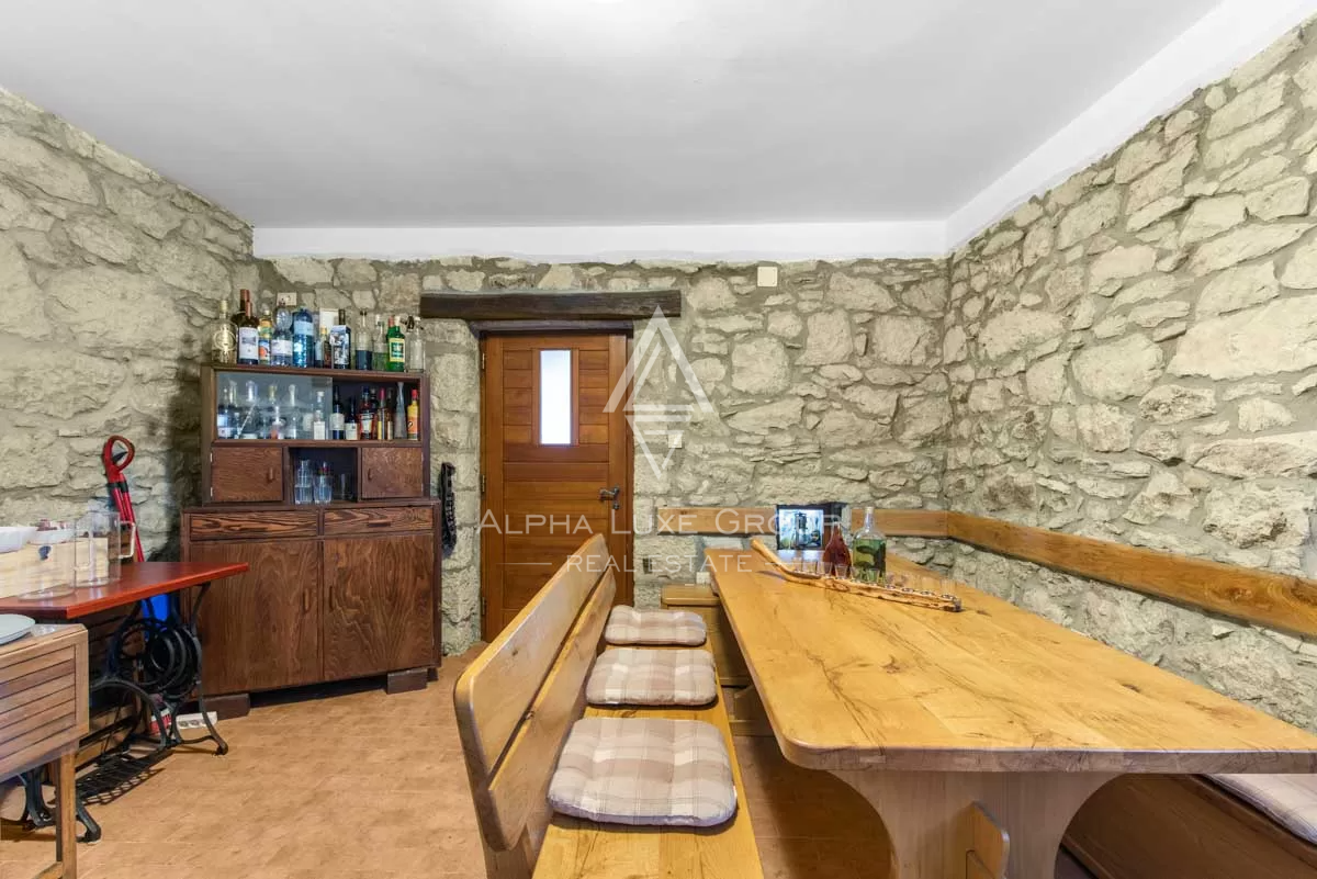 Istria, Pićan: Tenuta con 3 ville su ampio lotto