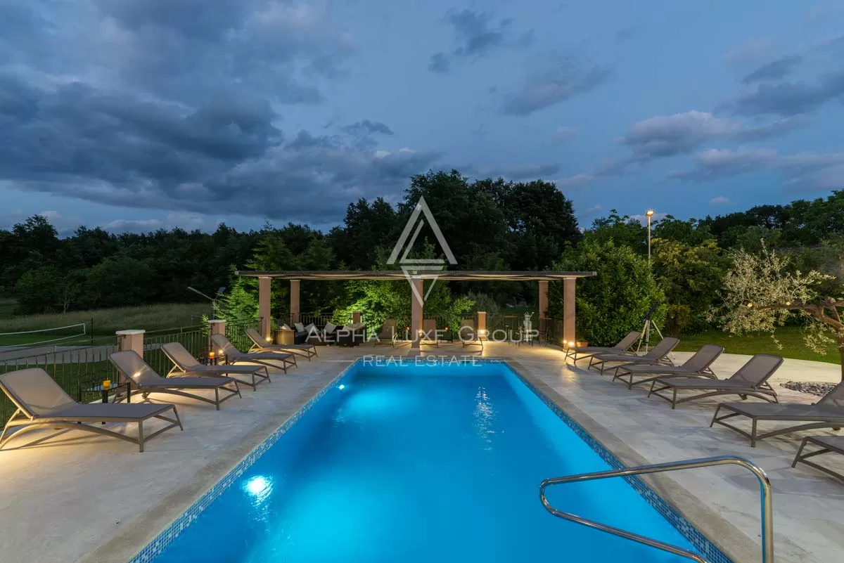 Istria, Pićan: Tenuta con 3 ville su ampio lotto