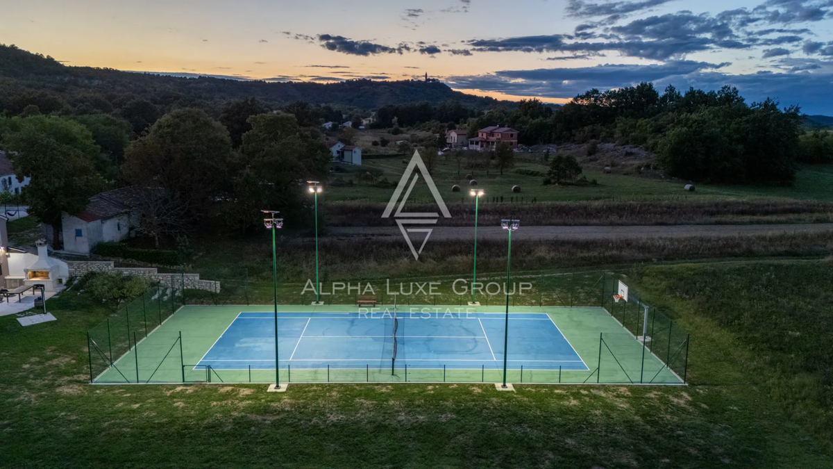 Istria, Pićan: Tenuta con 3 ville su ampio lotto