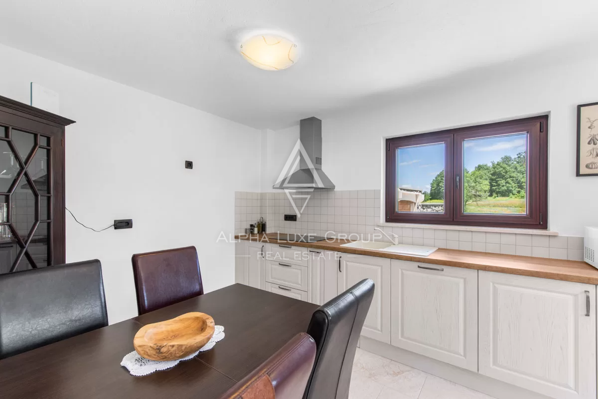 Istria, Pićan: Tenuta con 3 ville su ampio lotto