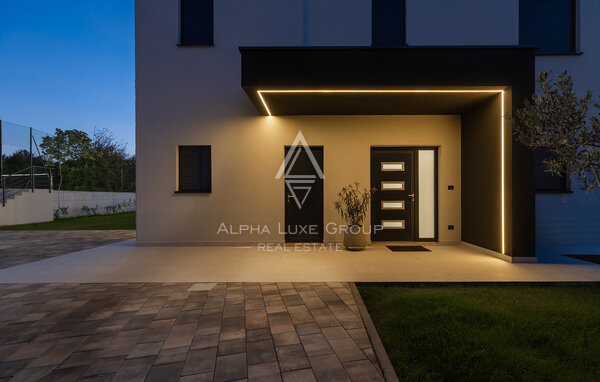 Istria, Labin: Casa moderna con piscina e tennis