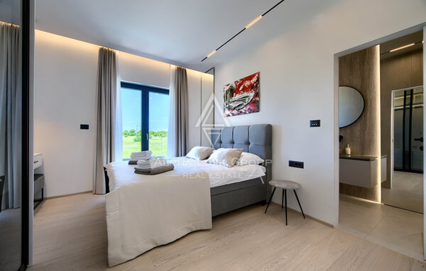 Istria, Labin: Casa moderna con piscina e tennis