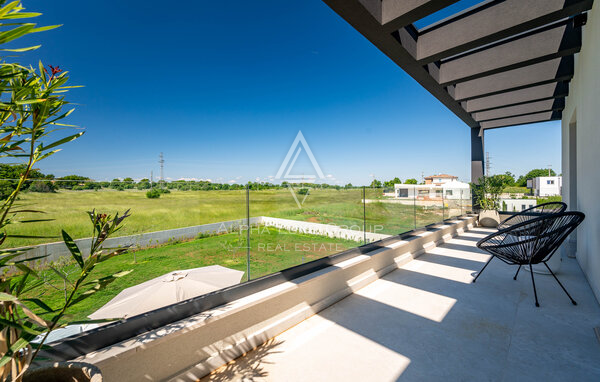 Istria, Labin: Casa moderna con piscina e tennis