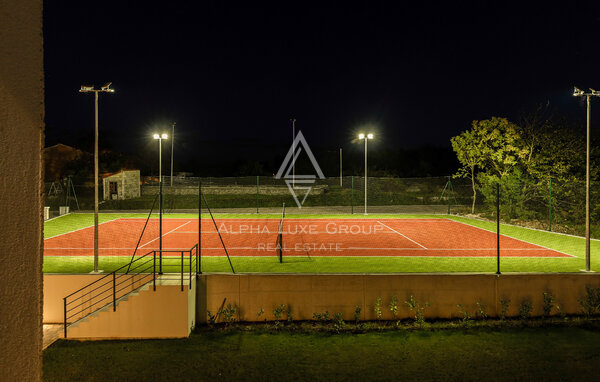 Istria, Labin: Casa moderna con piscina e tennis