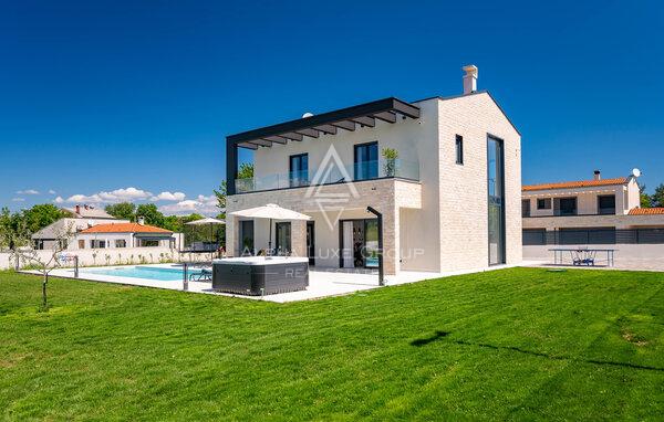 Istria, Labin: Casa moderna con piscina e tennis