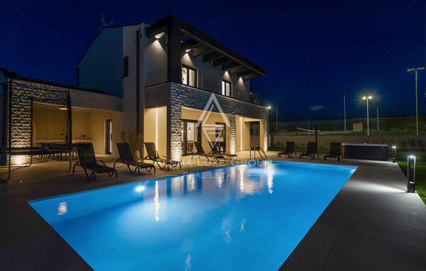 Istria, Labin: Casa moderna con piscina e tennis