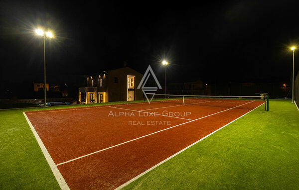 Istria, Labin: Casa moderna con piscina e tennis