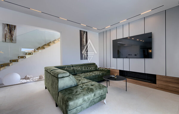 Istria, Labin: Casa moderna con piscina e tennis