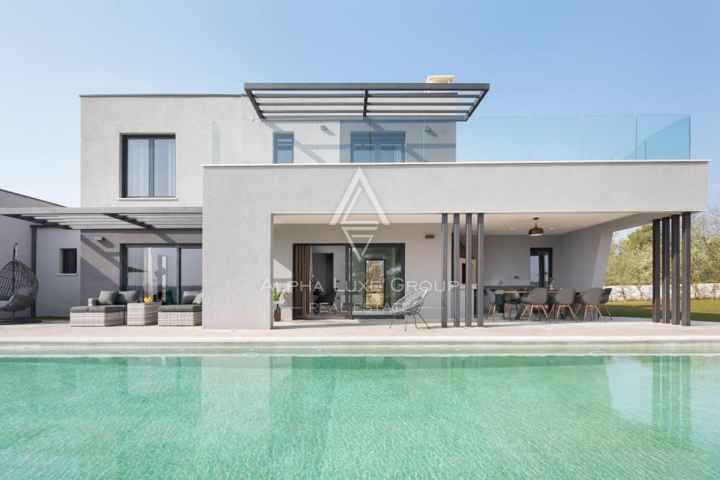 Istria, Vodnjan: Villa moderna con piscina