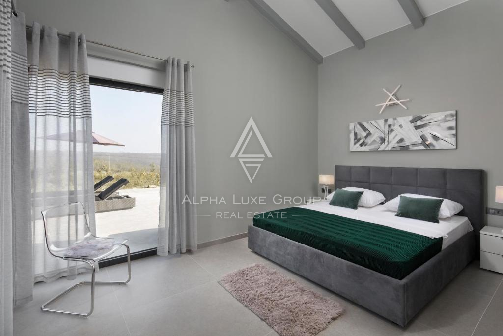 Istria, Vodnjan: Villa moderna con piscina