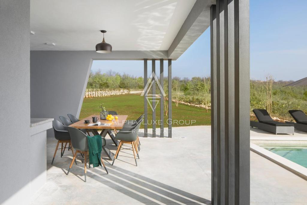 Istria, Vodnjan: Villa moderna con piscina