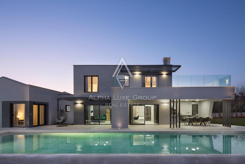 Istria, Vodnjan: Villa moderna con piscina