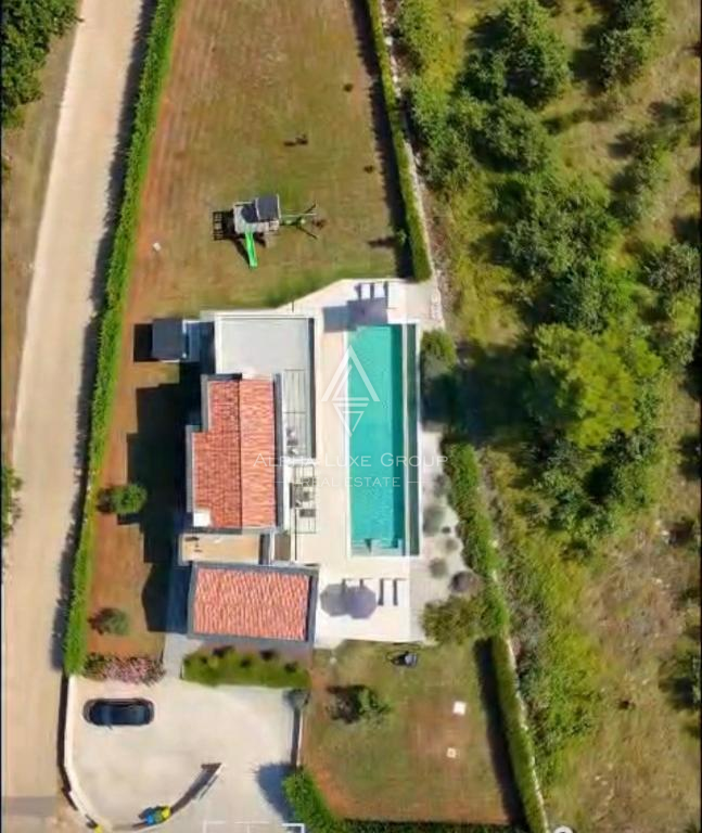 Istria, Vodnjan: Villa moderna con piscina